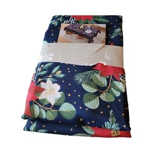 Rachel Ashwell "The Farmhouse" Easy Care Poinsettia Christmas Tablecloth Oblong